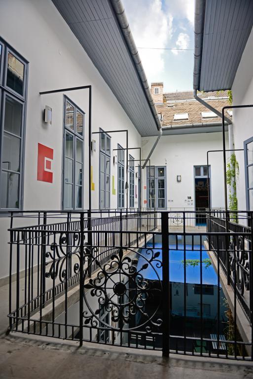 Lol Boutique Hostel City Center Budapest Bagian luar foto