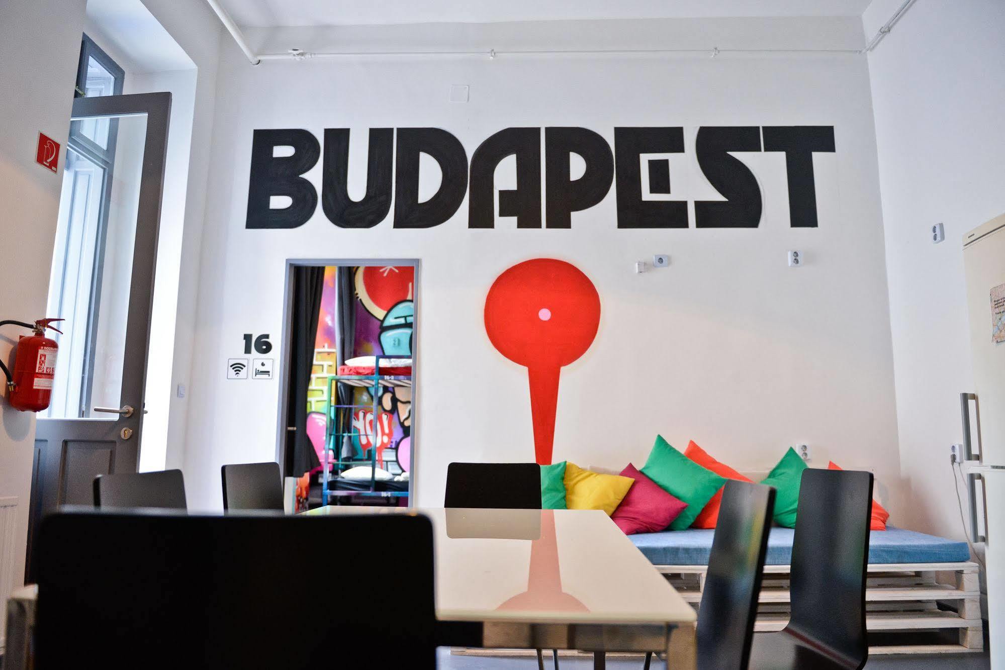 Lol Boutique Hostel City Center Budapest Bagian luar foto