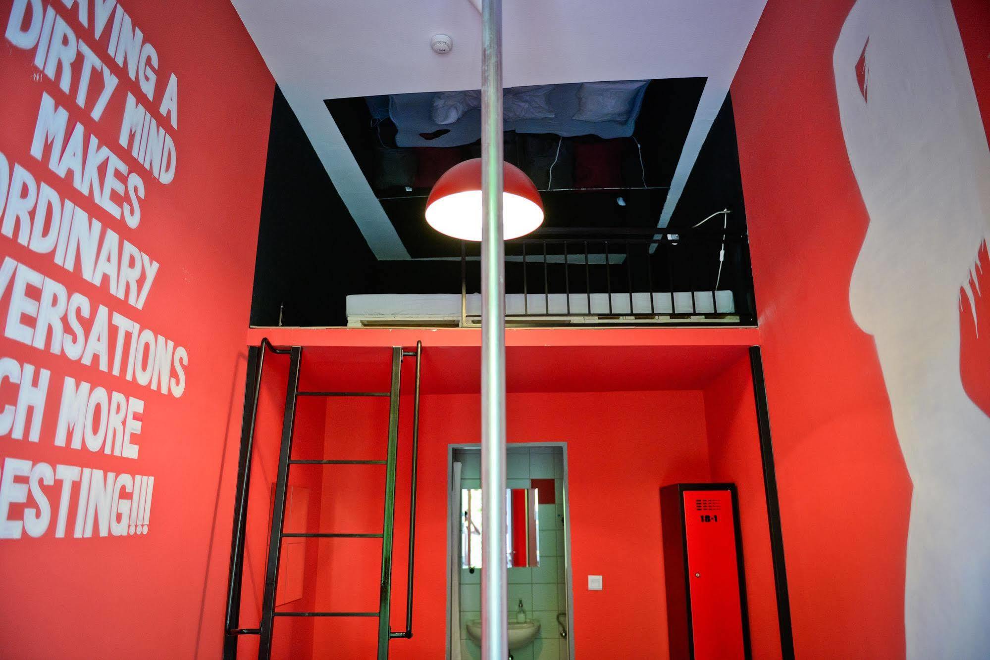 Lol Boutique Hostel City Center Budapest Bagian luar foto