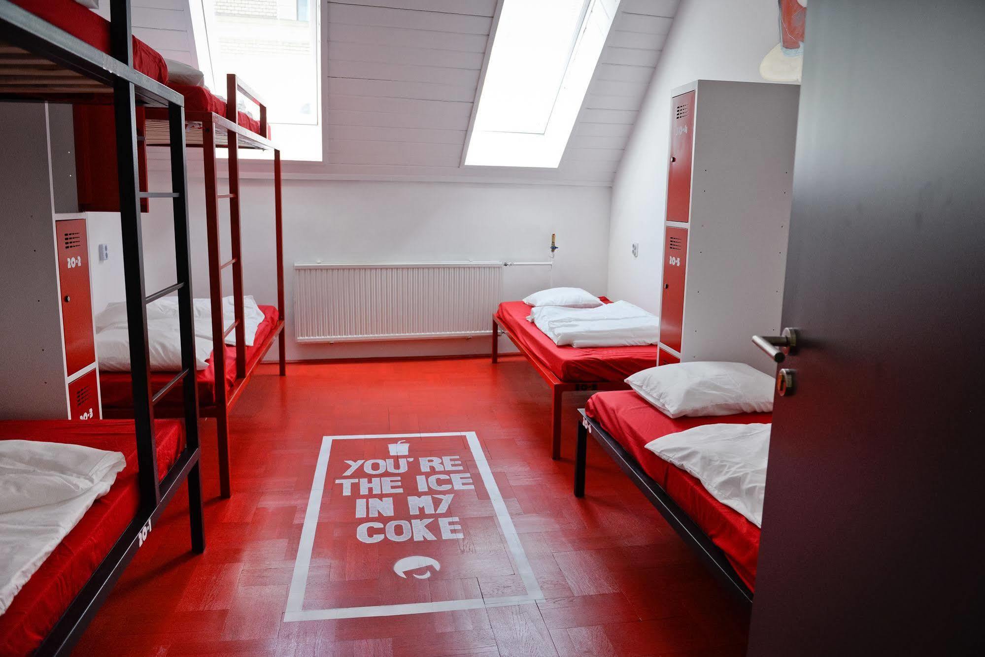 Lol Boutique Hostel City Center Budapest Bagian luar foto