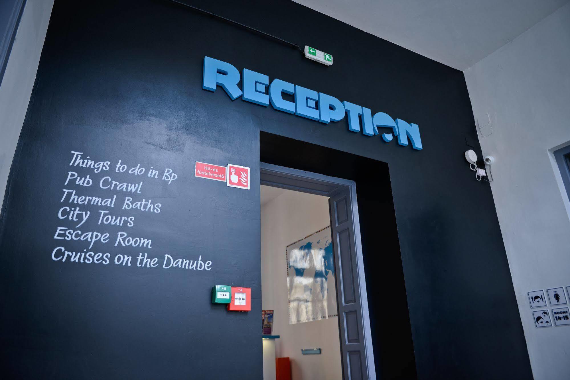 Lol Boutique Hostel City Center Budapest Bagian luar foto
